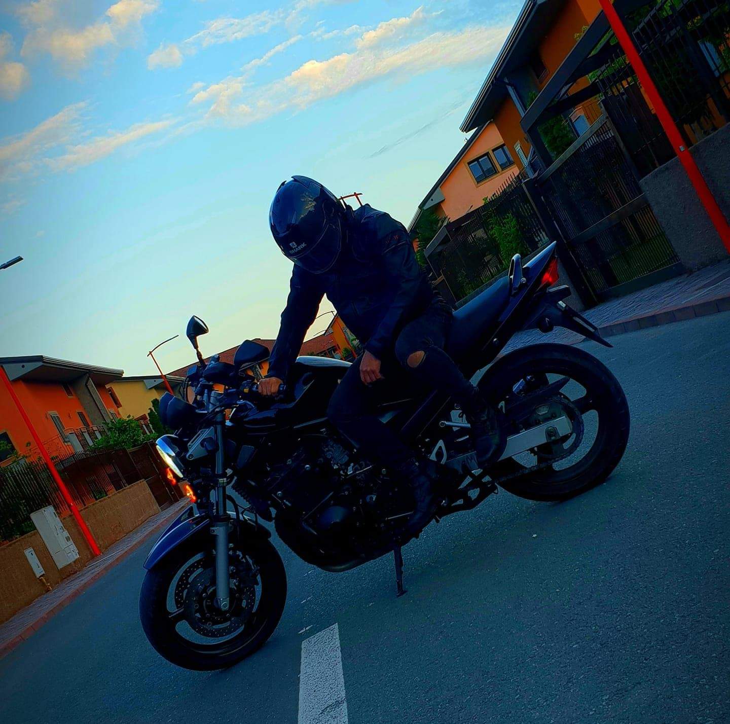 Eric Sorin Motocicleta 2