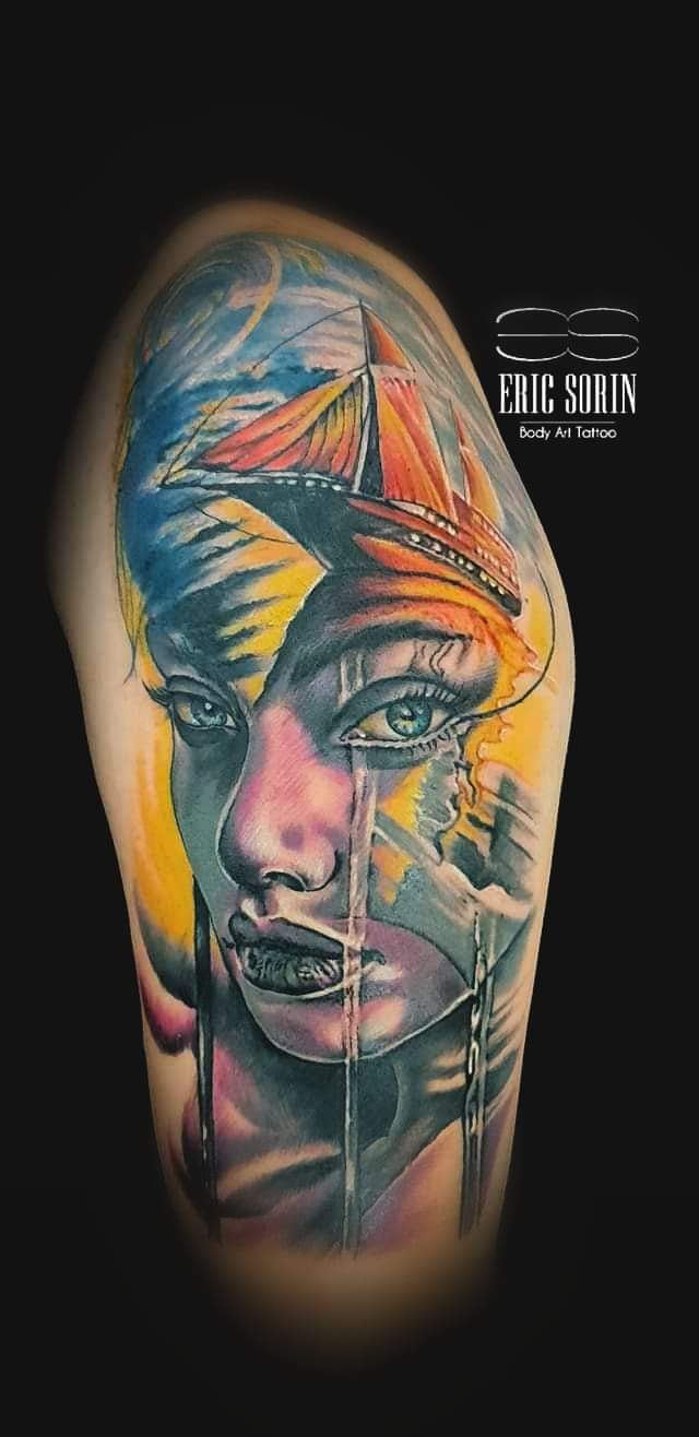 Tatuaj color pe brat