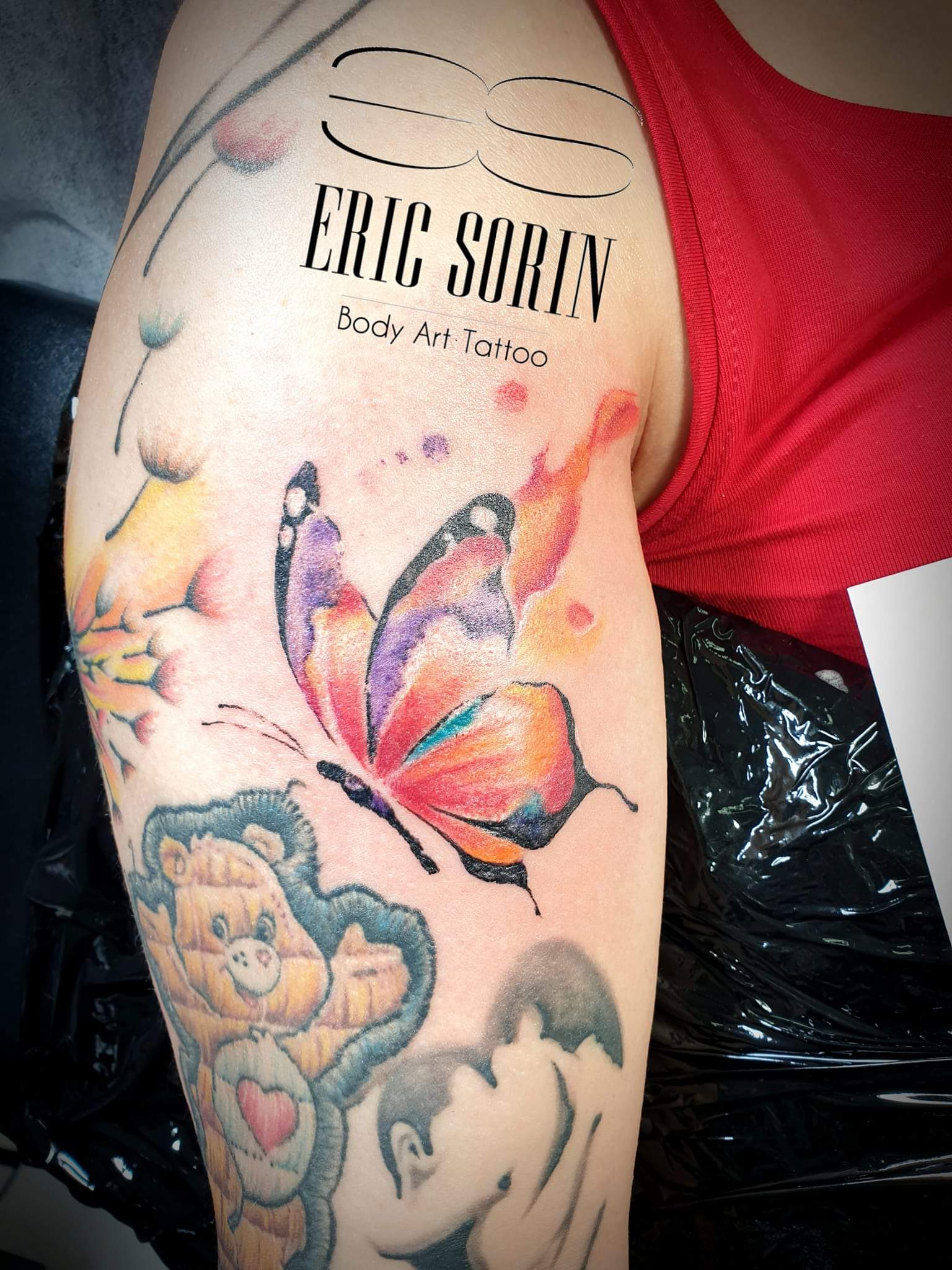 Tatuaj color fluture