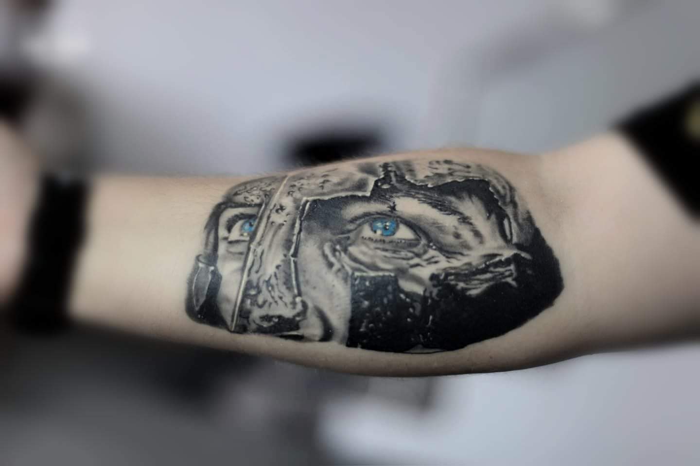 Tatuaj luptator pe antebrat